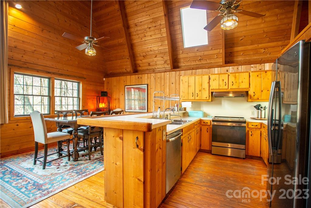 50 Turkey Trot Lane Burnsville NC 28714