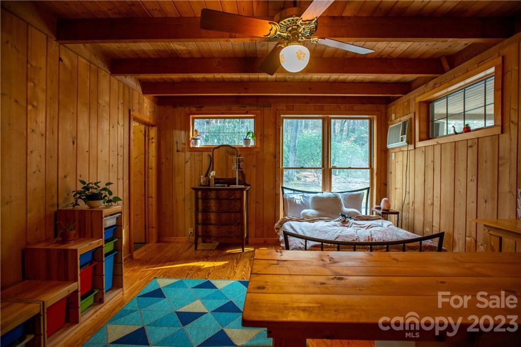 50 Turkey Trot Lane Burnsville NC 28714