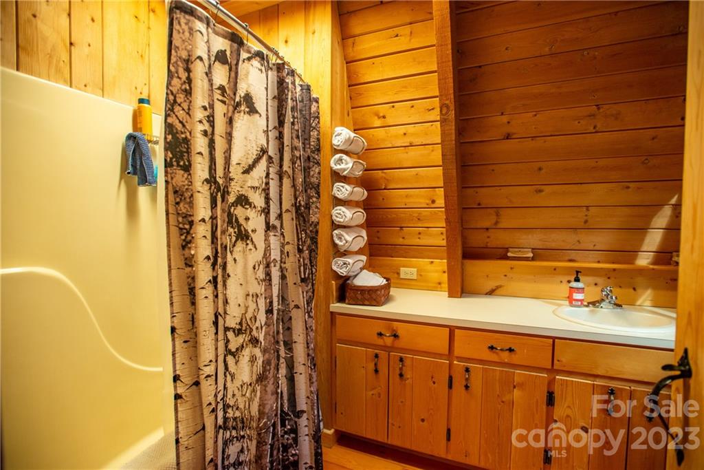50 Turkey Trot Lane Burnsville NC 28714