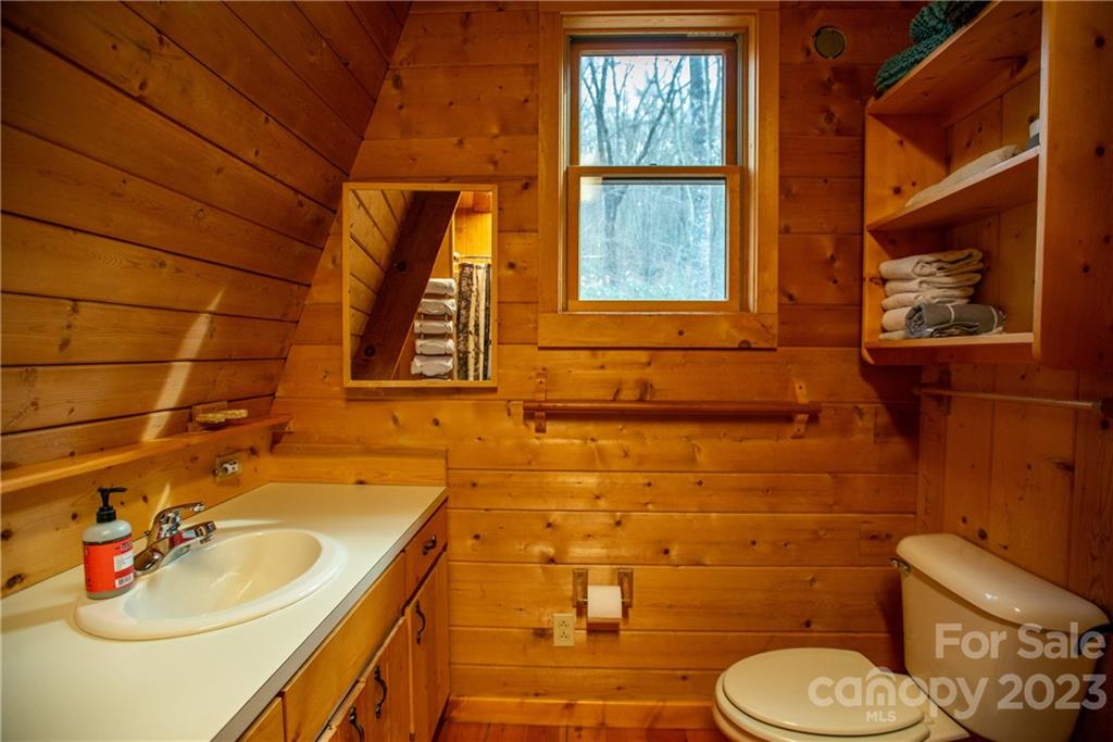 50 Turkey Trot Lane Burnsville NC 28714