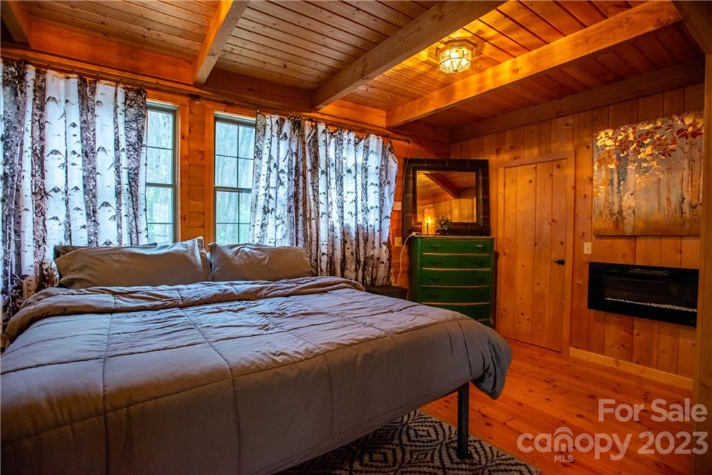 50 Turkey Trot Lane Burnsville NC 28714