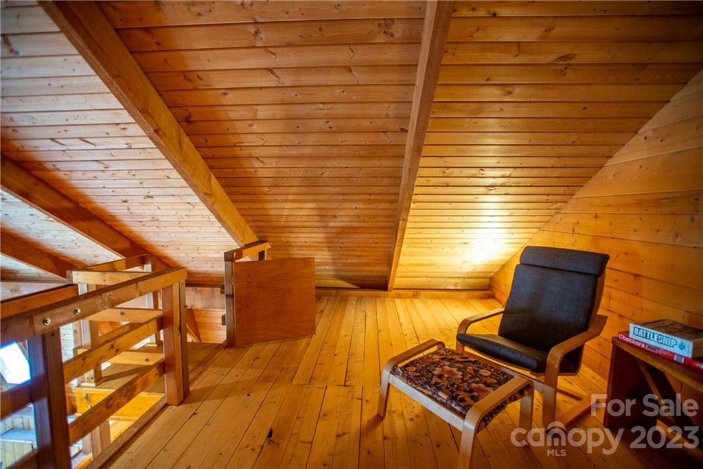 50 Turkey Trot Lane Burnsville NC 28714