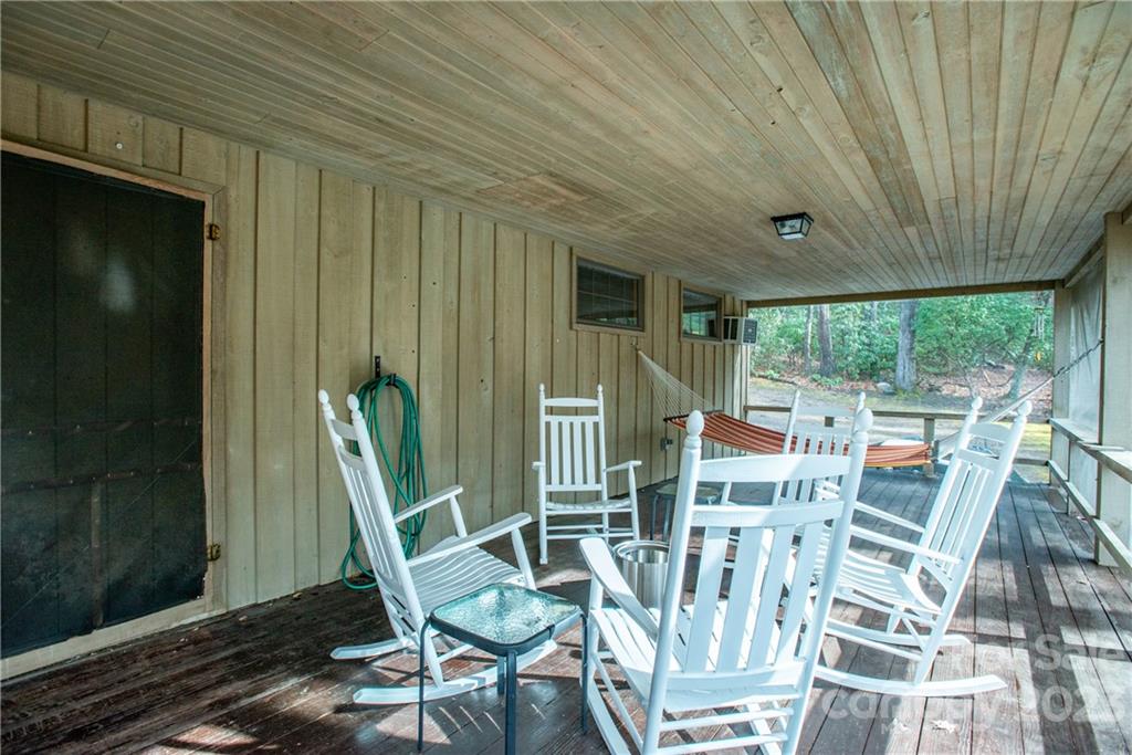 50 Turkey Trot Lane Burnsville NC 28714