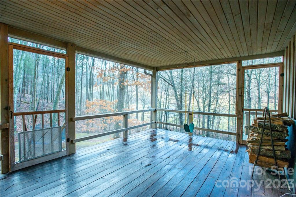 50 Turkey Trot Lane Burnsville NC 28714