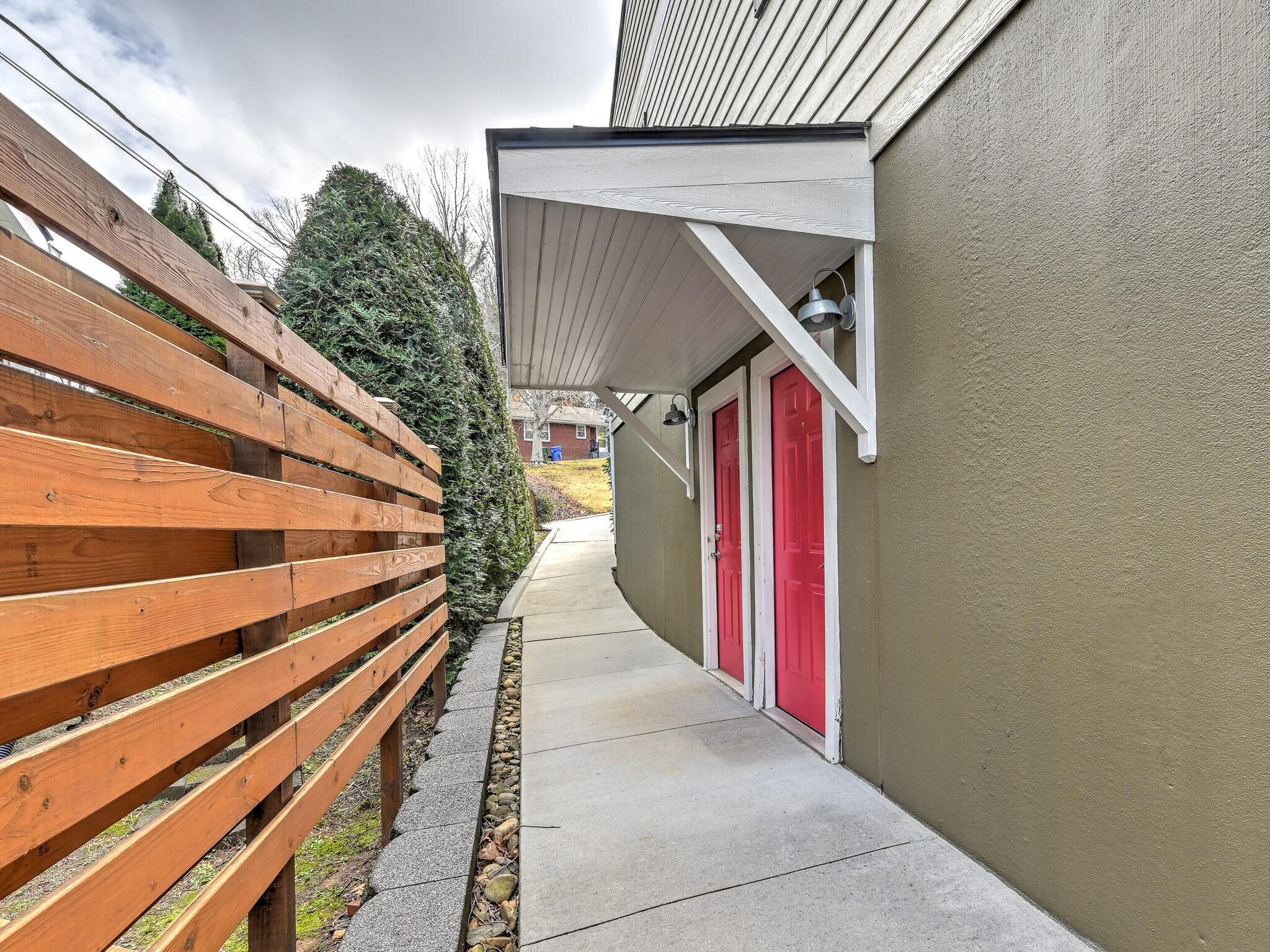 28 Erskine Avenue Asheville NC 28801
