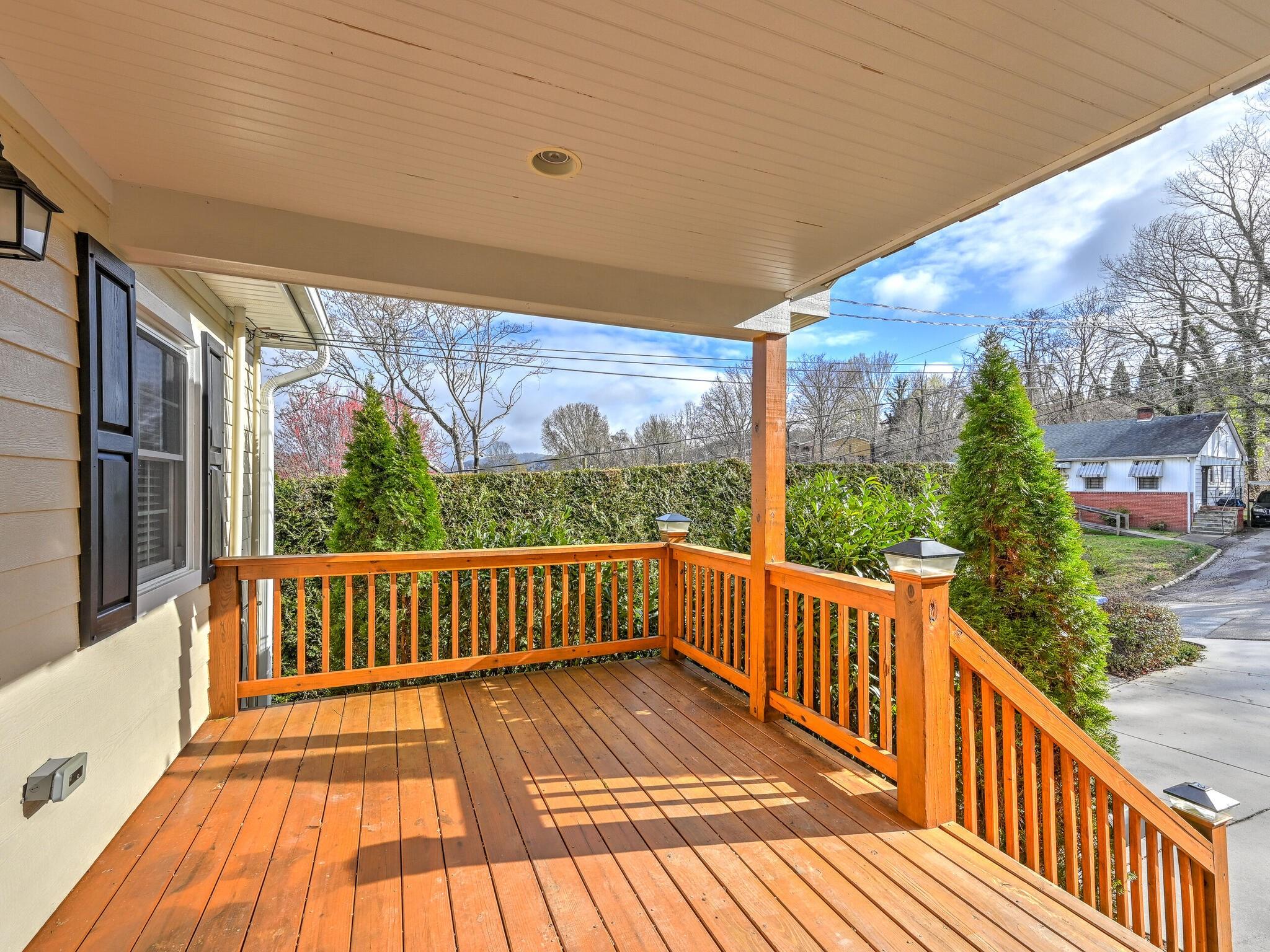 28 Erskine Avenue Asheville NC 28801