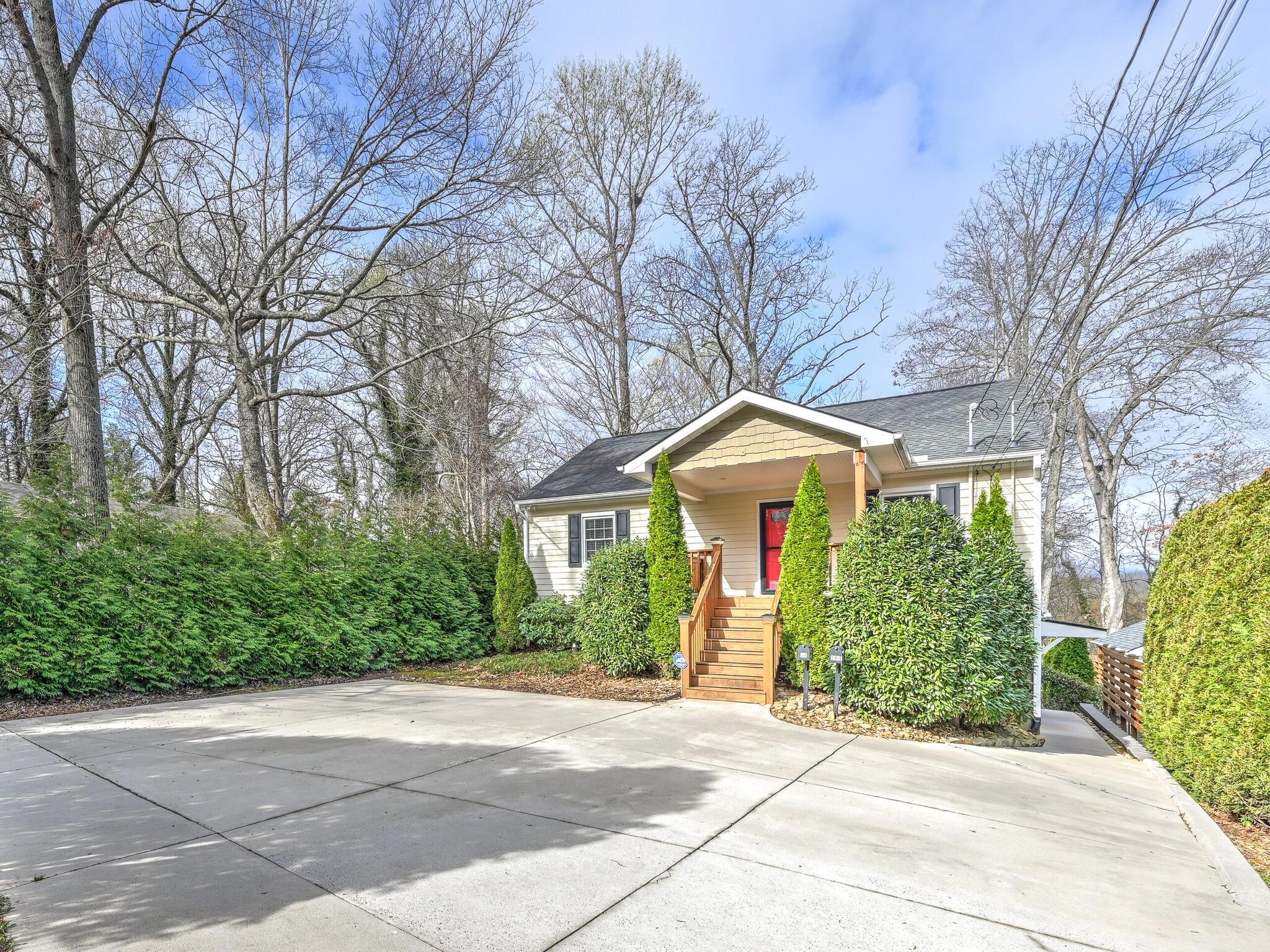 28 Erskine Avenue Asheville NC 28801