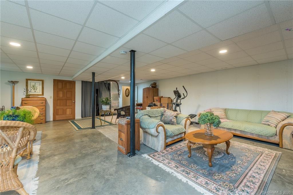 7 Mandy Lane Weaverville NC 28787