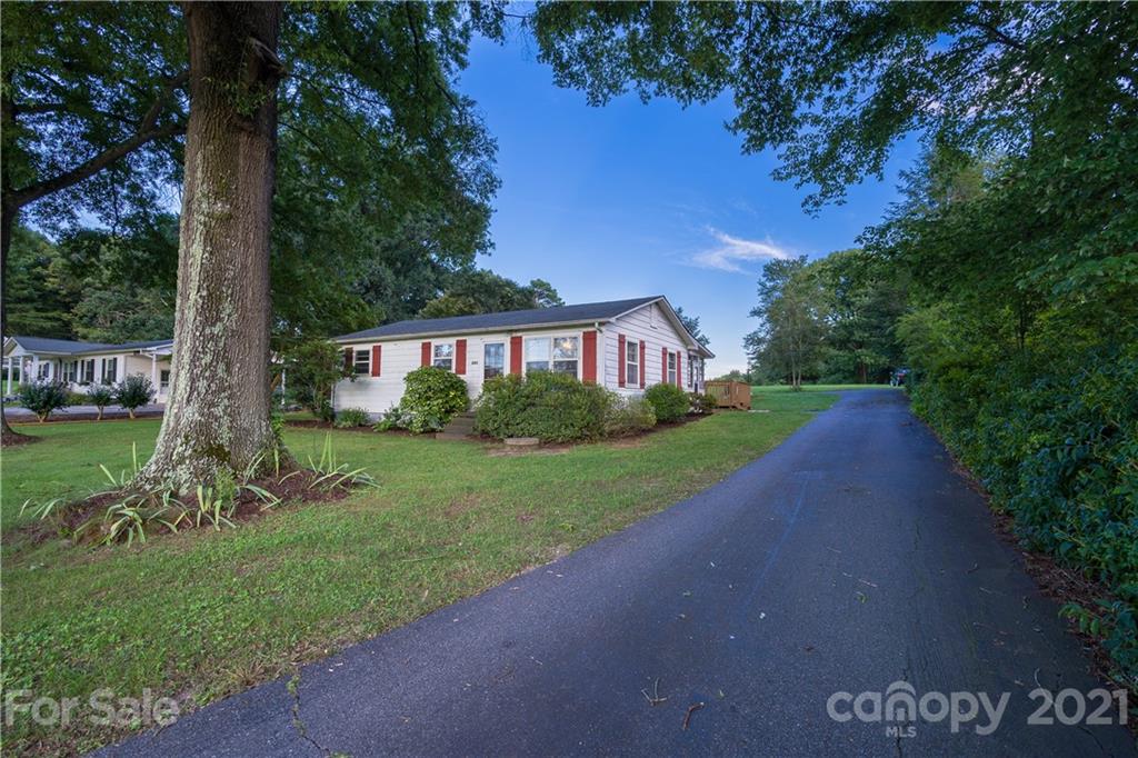 2289 Claremont Road Newton NC 28658