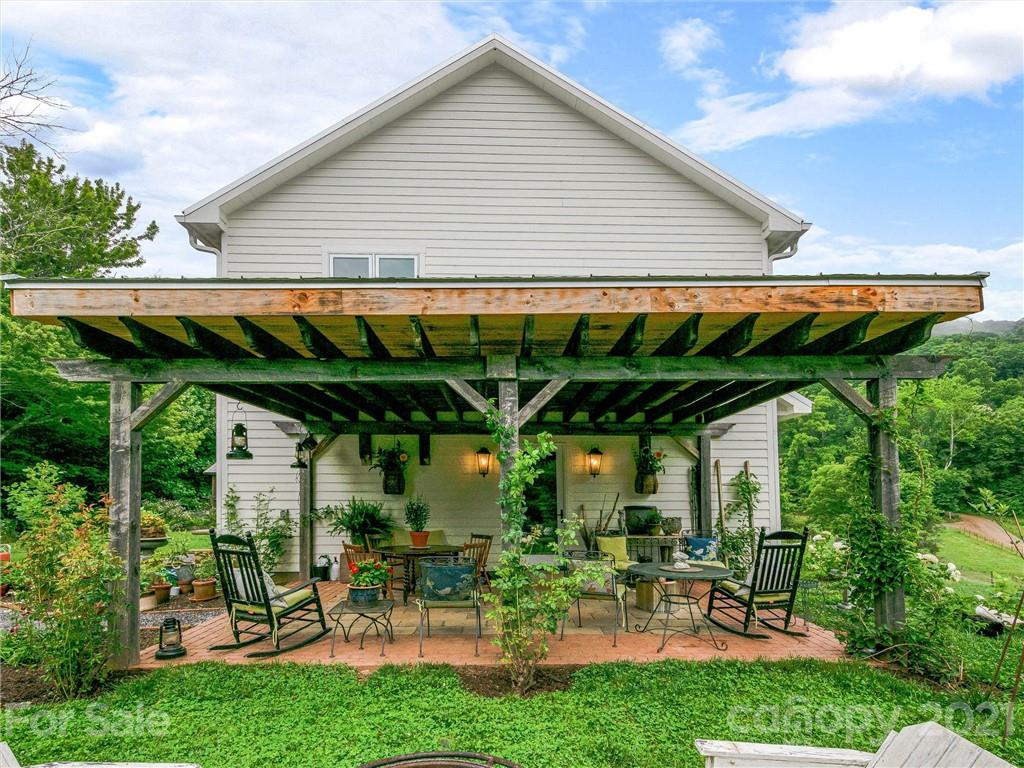85 Ballard Cove Road Candler NC 28715
