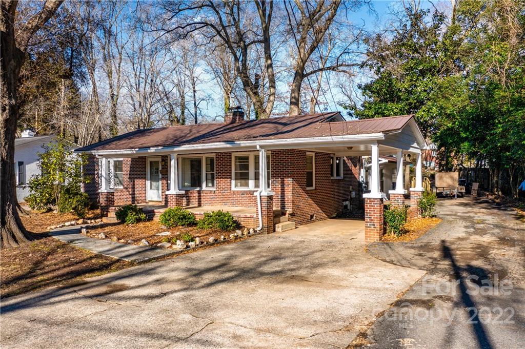 400 7th Avenue Place NW Hickory NC 28601