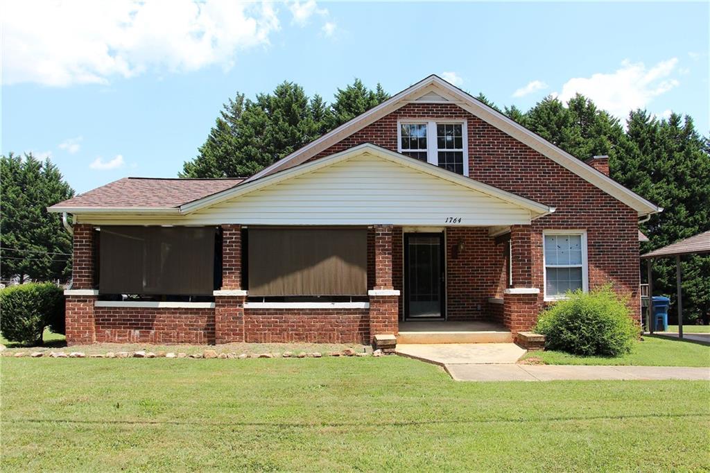 1764 & 1766 16th Street Ne Hickory NC 28601