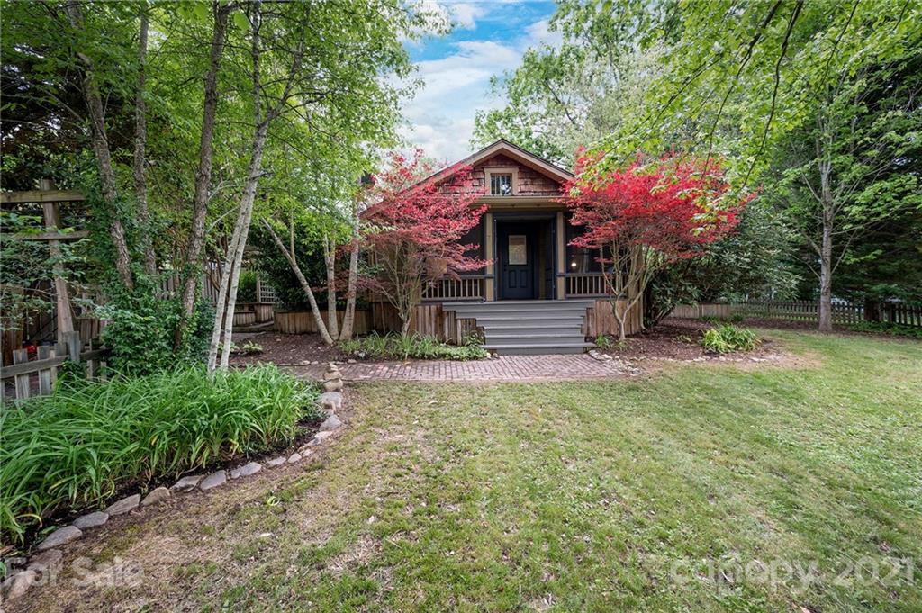 7 Oakland Street Weaverville NC 28787