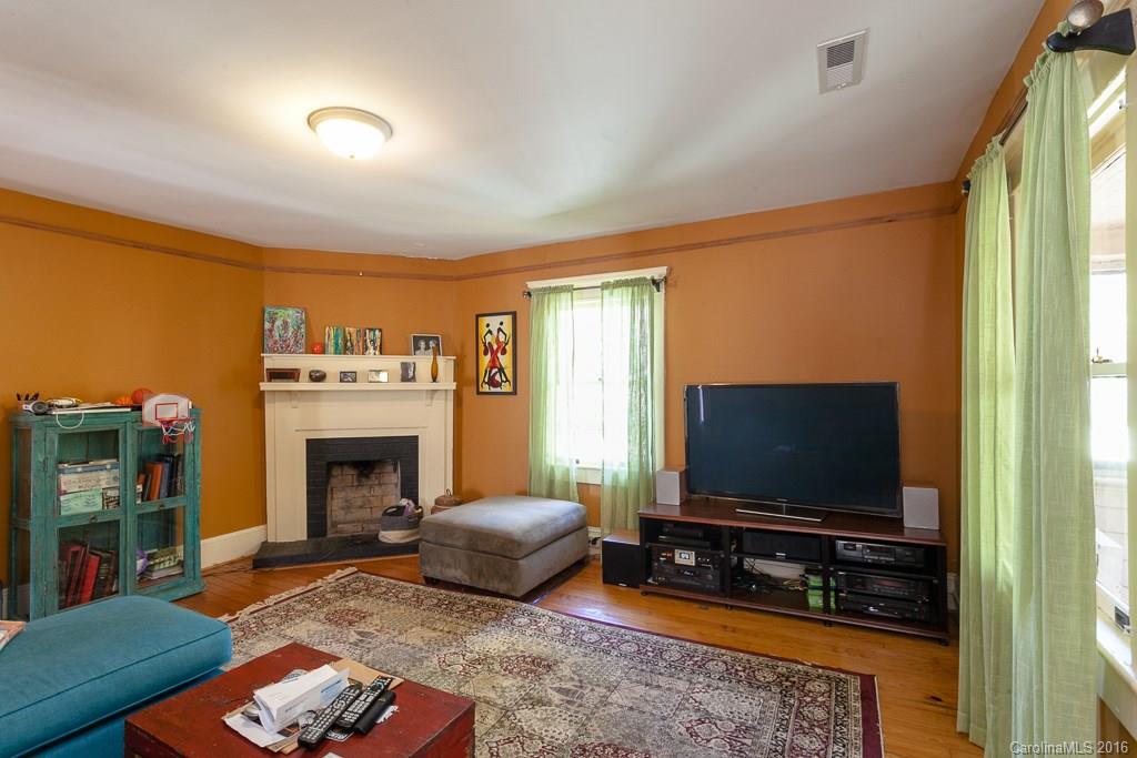 28 Blake Street Asheville NC 28801