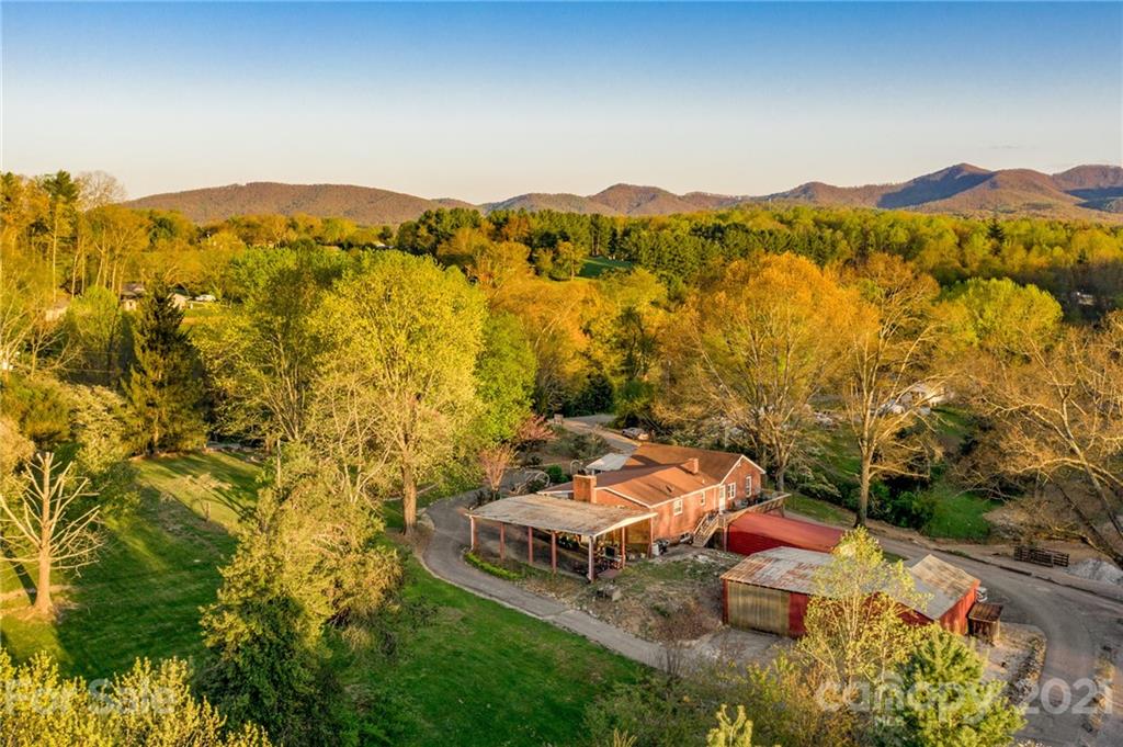 123 Bradshaw Circle Candler NC 28715