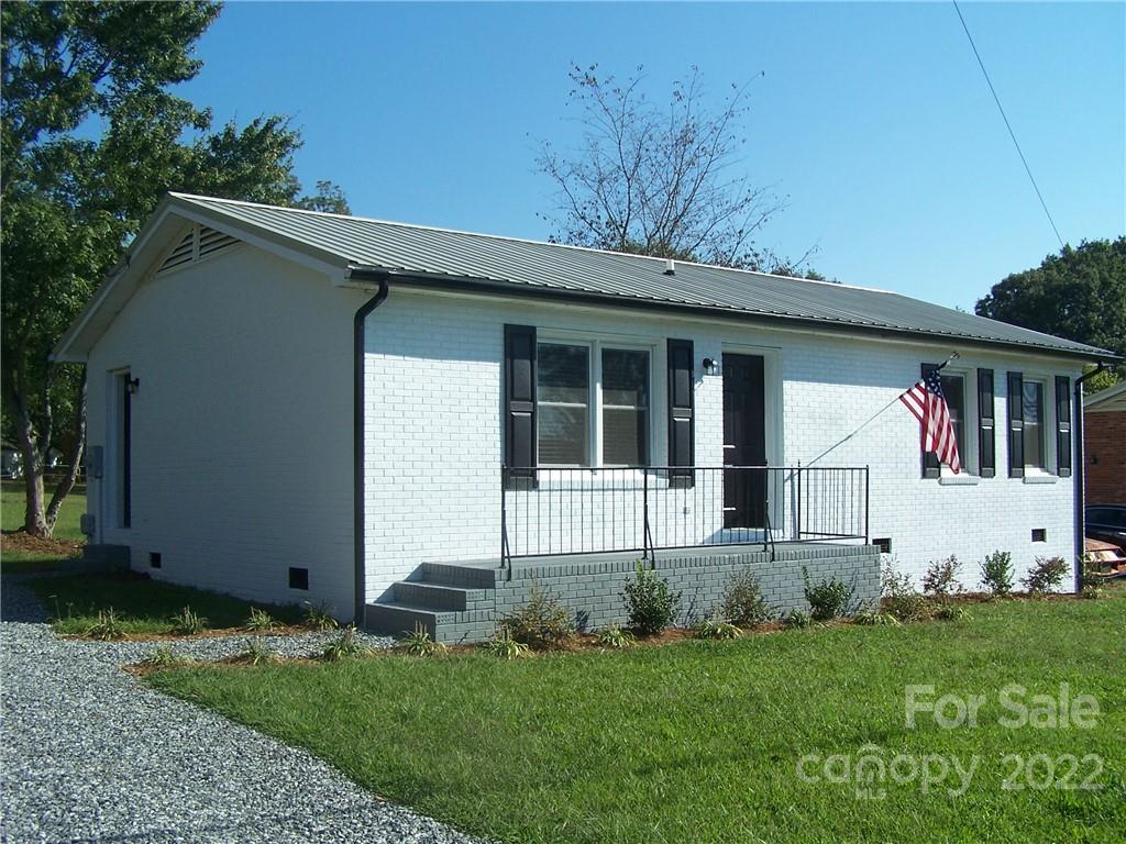 1408 Yadkin Street Statesville NC 28677