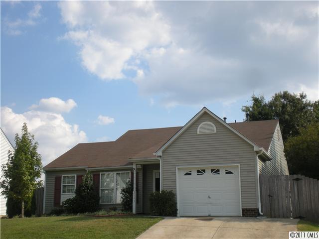 2043 Mallard Woods Place Charlotte NC 28262