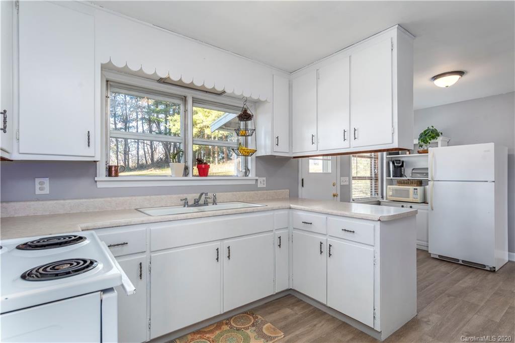 48 Crowell Road Asheville NC 28806