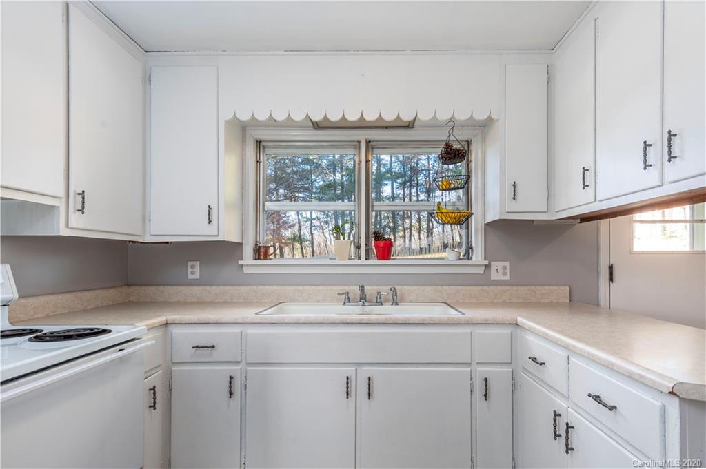 48 Crowell Road Asheville NC 28806