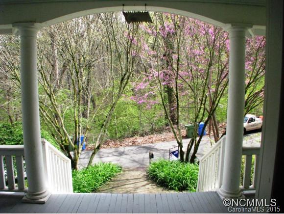 137 White Fawn Drive Asheville NC 28801