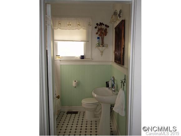 137 White Fawn Drive Asheville NC 28801