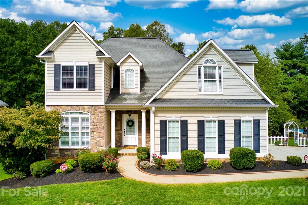 1934 Waterbury Court Hickory NC 28602