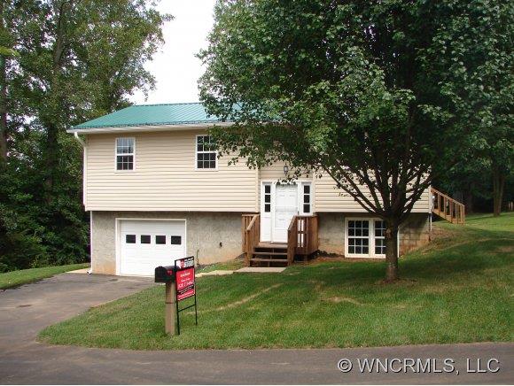 18 Chinaberry Lane Candler NC 28715