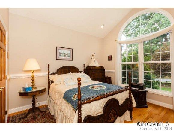10 Ridgewood Avenue Weaverville NC 28787