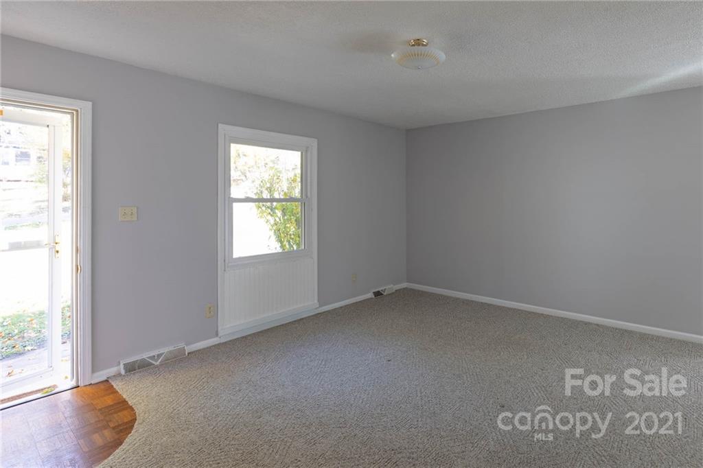 9 Hillview Road Asheville NC 28805