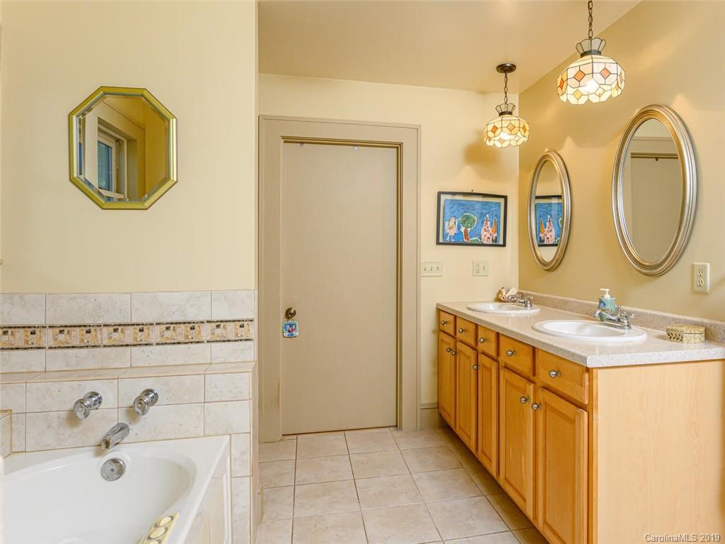 33 Caledonia Road Asheville NC 28803