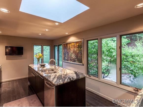 131 Black Oak Drive Asheville NC 28804