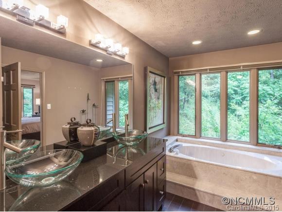 131 Black Oak Drive Asheville NC 28804