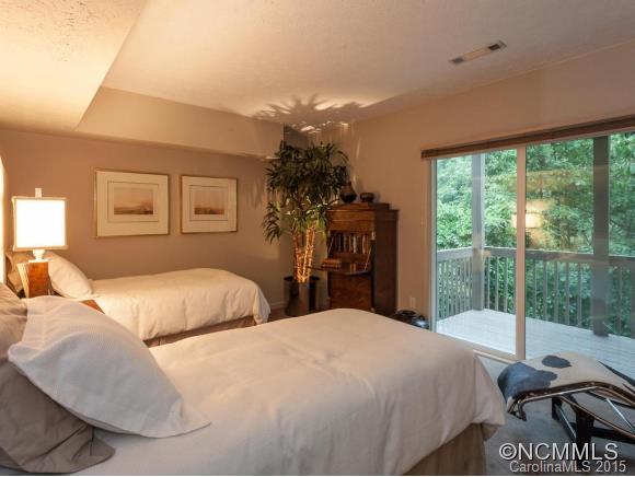 131 Black Oak Drive Asheville NC 28804