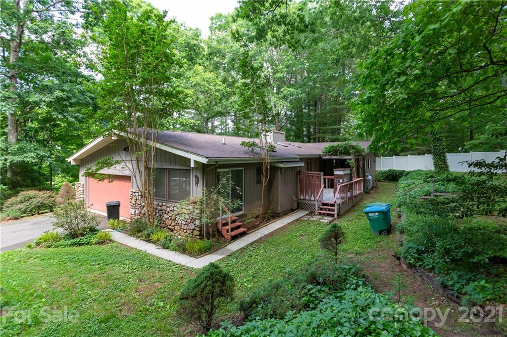 24 Howard Place Weaverville NC 28787