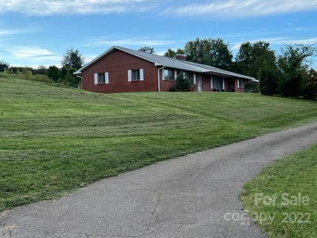 150 Hicks Road Burnsville NC 28714