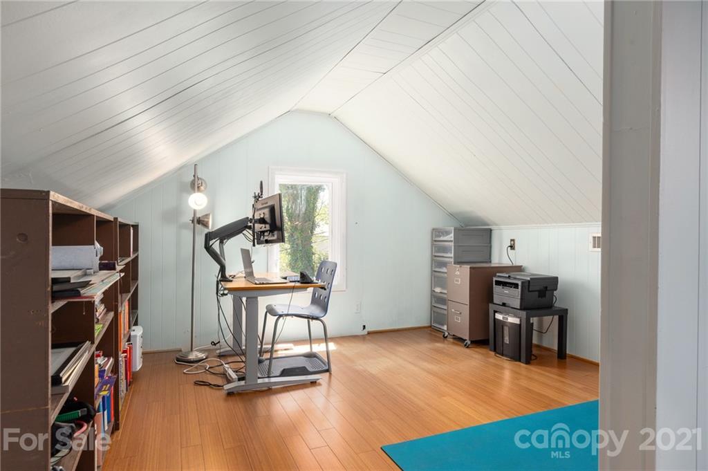 9 Colonial Place Asheville NC 28804