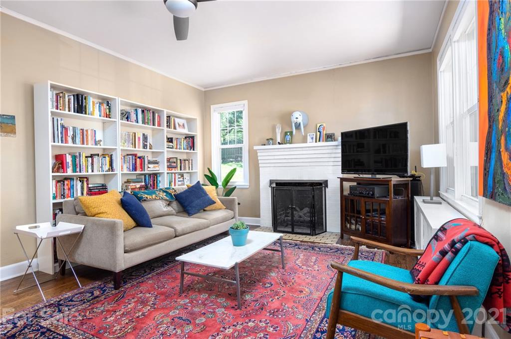 9 Colonial Place Asheville NC 28804