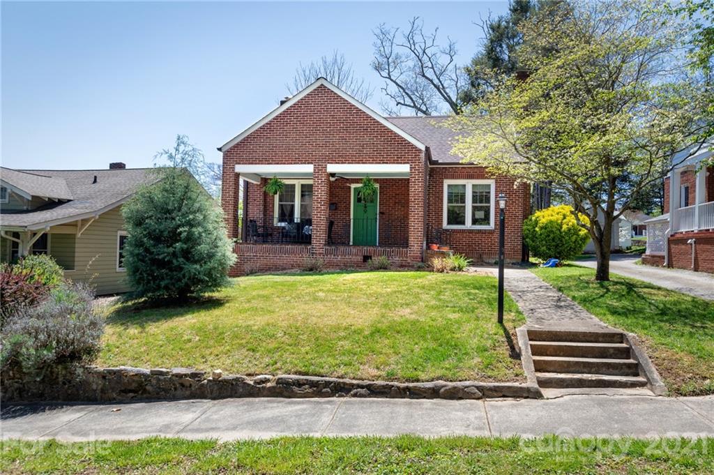9 Colonial Place Asheville NC 28804