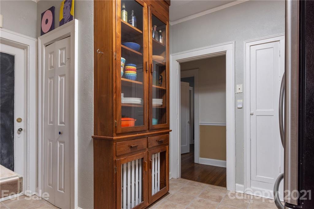 9 Colonial Place Asheville NC 28804