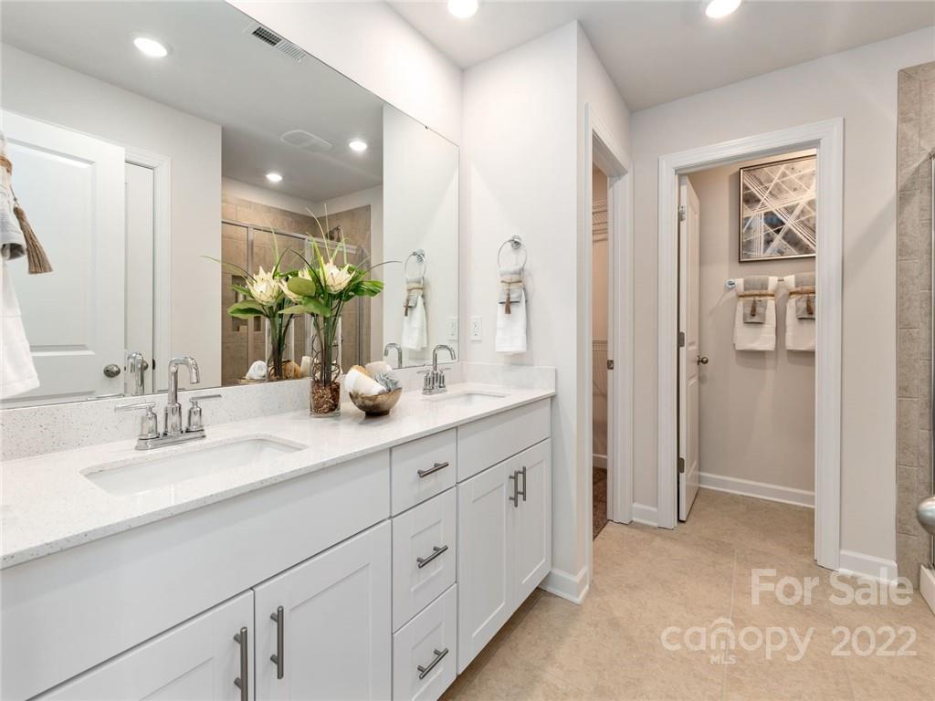 2104 Belterra Drive Charlotte NC 28216
