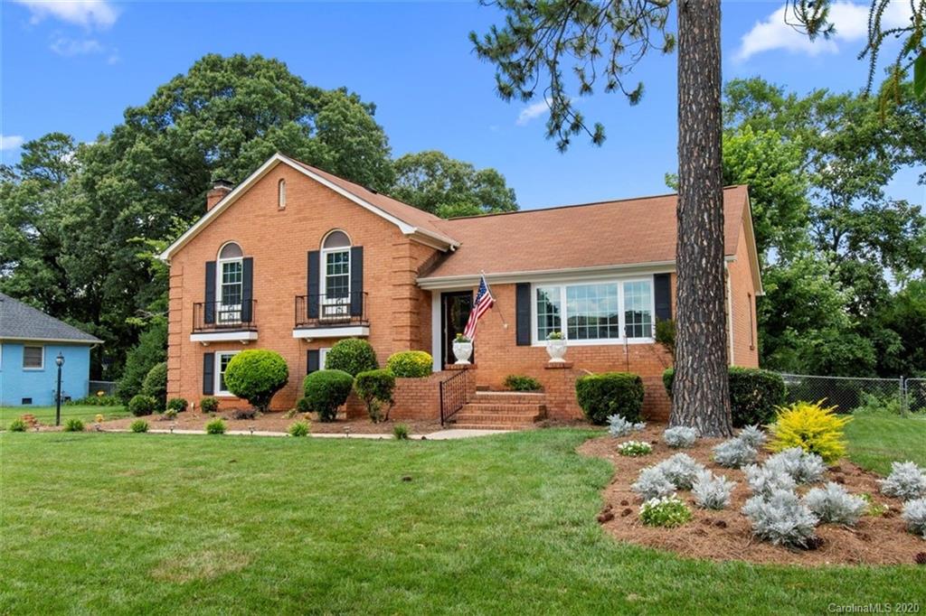 1013 Carysbrook Lane Charlotte NC 28217
