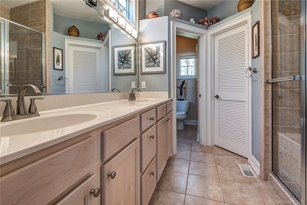 171 Skyview Circle Asheville NC 28804