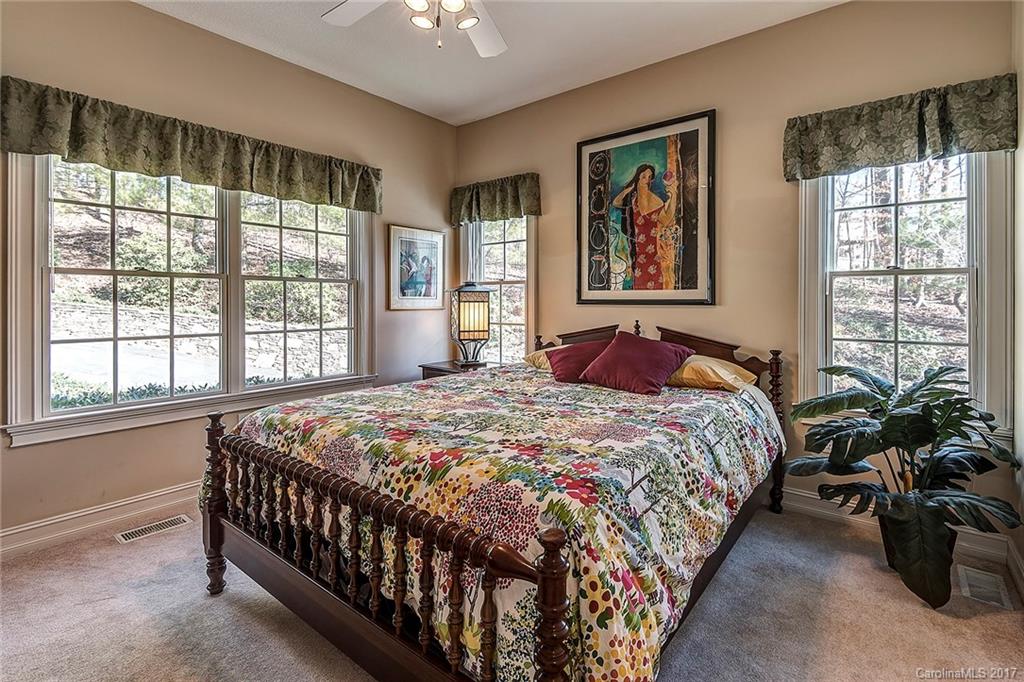 171 Skyview Circle Asheville NC 28804