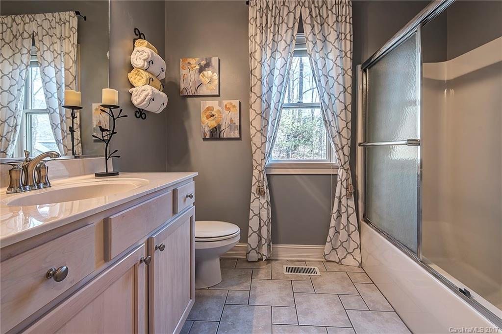 171 Skyview Circle Asheville NC 28804