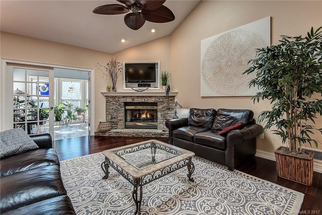 171 Skyview Circle Asheville NC 28804