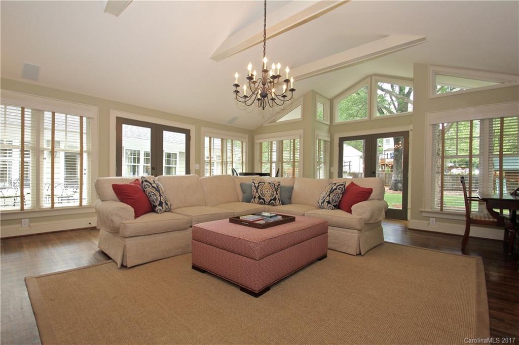 4426 Woodlark Lane Charlotte NC 28211