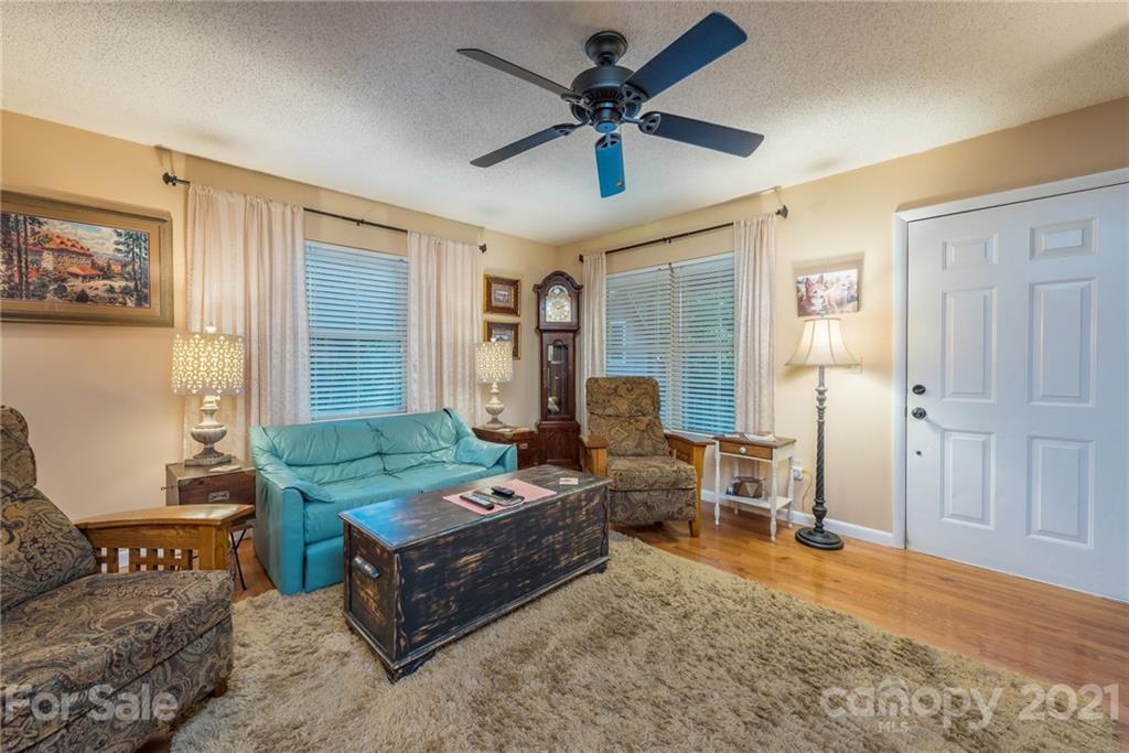 31 Bear Trail Fairview NC 28730