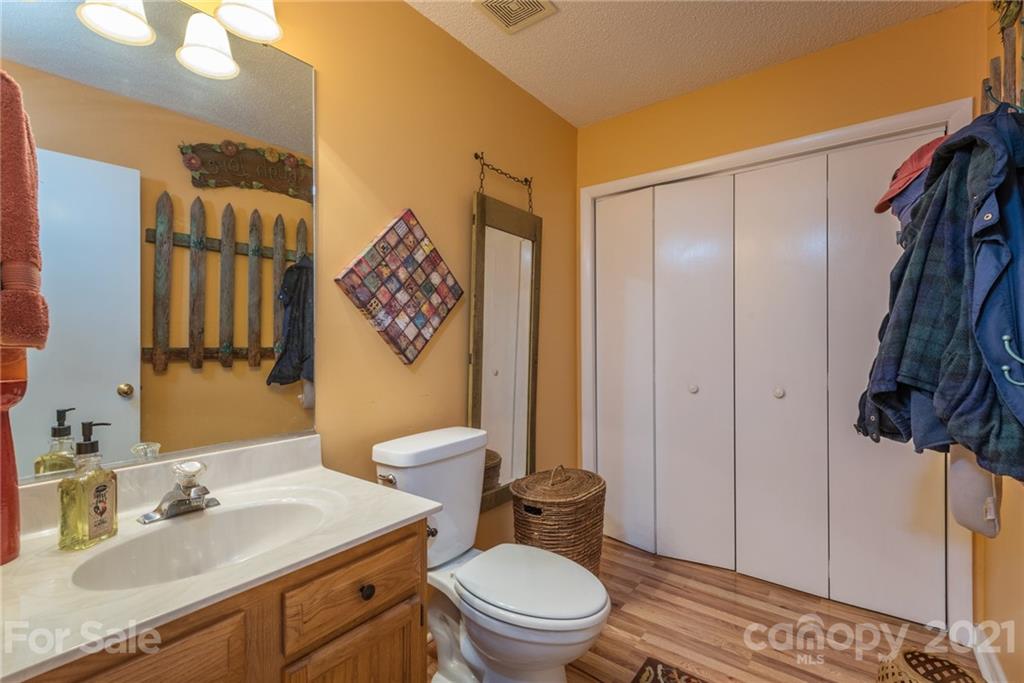 31 Bear Trail Fairview NC 28730