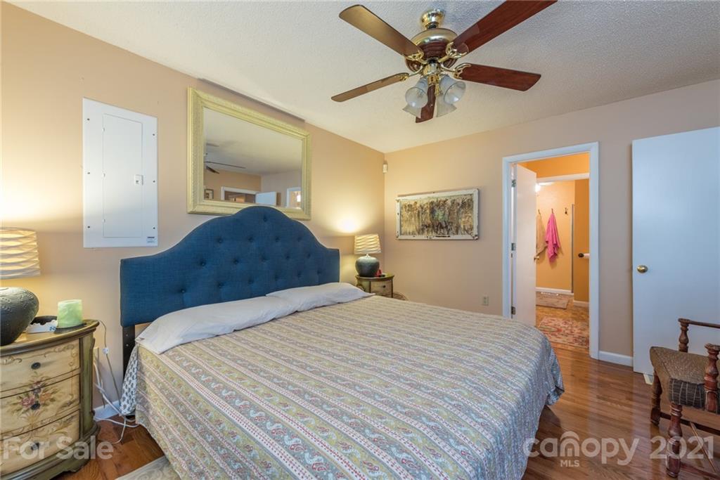 31 Bear Trail Fairview NC 28730