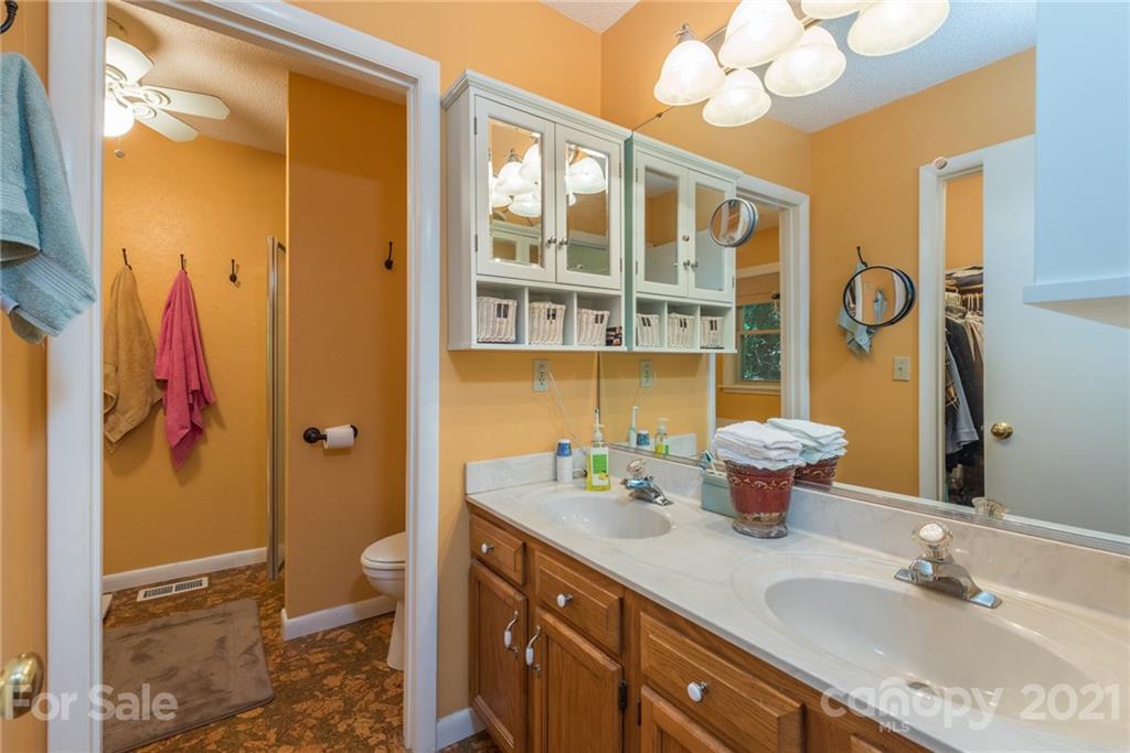 31 Bear Trail Fairview NC 28730